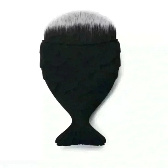 🐠 Fishtail Makeup Brush - Picture 2 of 4